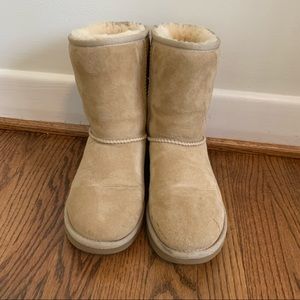 Short Ugg boots